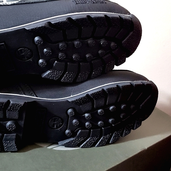 NEW Timberland hiking boots! ๐ - Picture 10 of 10